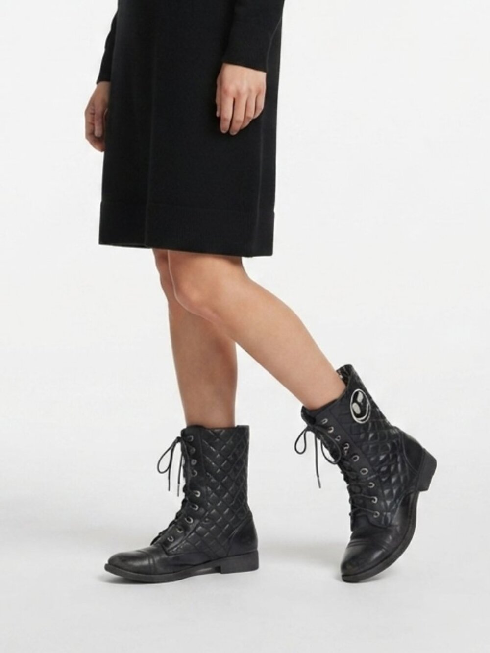 NIGHTMARE BEFORE CHRISTMAS DISNEY BLACK QUILTED LACE UP BOOTS - 10